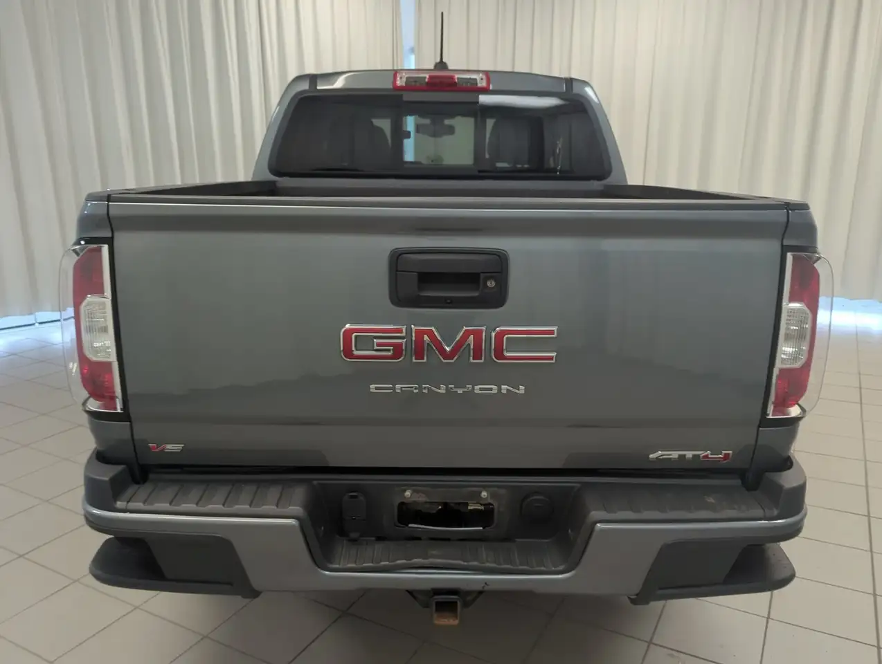 GMC Canyon photo GMC Canyon