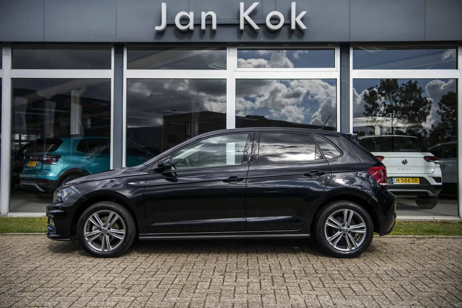 Volkswagen Polo 1.0 TSi 95 pk R-Line Edition | App-Connect | Adapt Zwart - 2