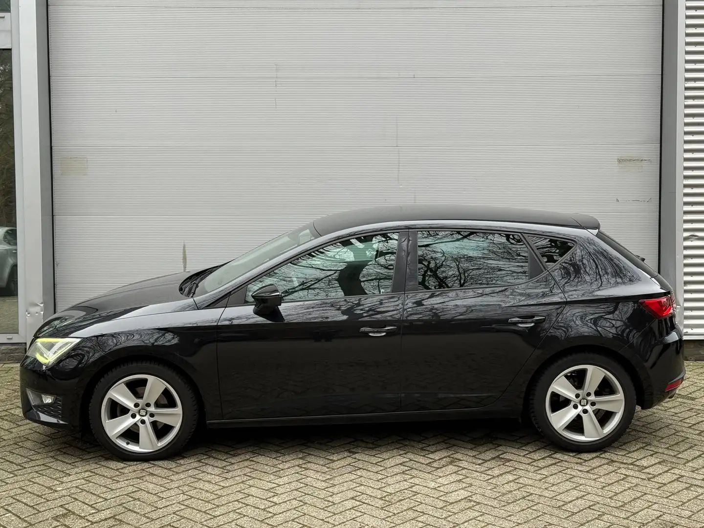 SEAT Leon 2.0 TDI FR l Distr VV l Koppeling VV l Volledig on Schwarz - 2