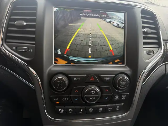 Jeep Grand Cherokee view 6