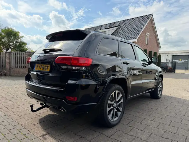 Jeep Grand Cherokee view 5