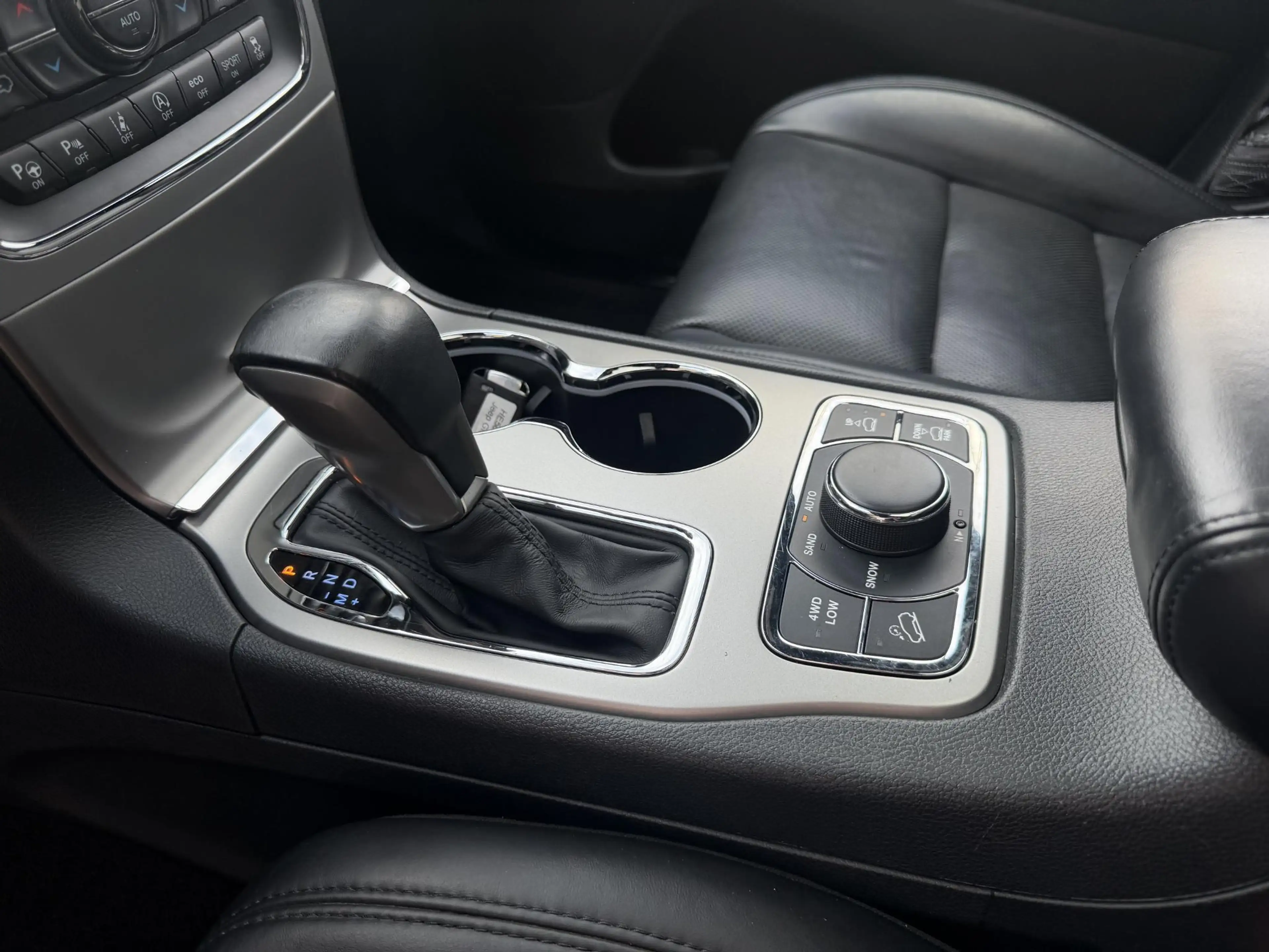 Jeep Grand Cherokee 3.0 CRD Overland — photo 4