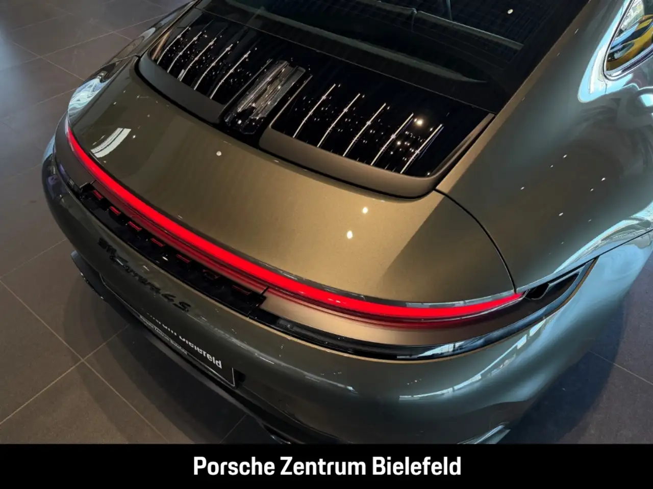 Porsche 992 911 Carrera 4S Liftsystem-VA Sportabgas BOSE 15