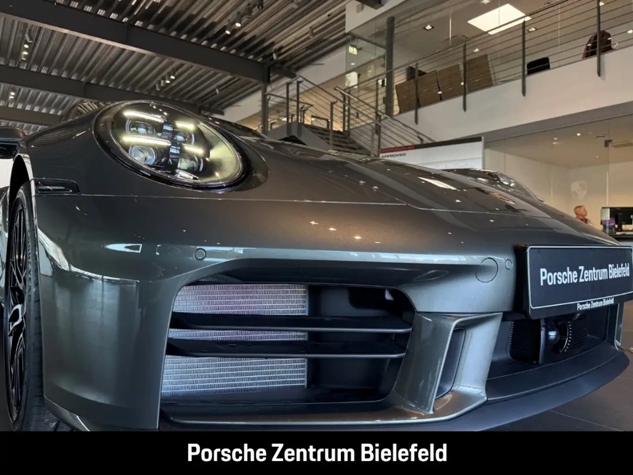 Porsche 992 911 Carrera 4S Liftsystem-VA Sportabgas BOSE 9
