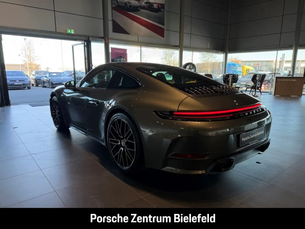 Porsche 992 911 Carrera 4S Liftsystem-VA Sportabgas BOSE 3