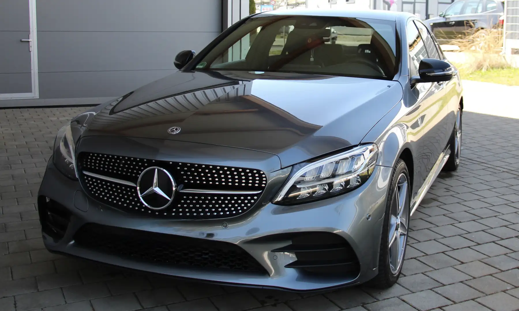 Mercedes-Benz C 200 d 9G-TRONIC AMG Line Grau - 1