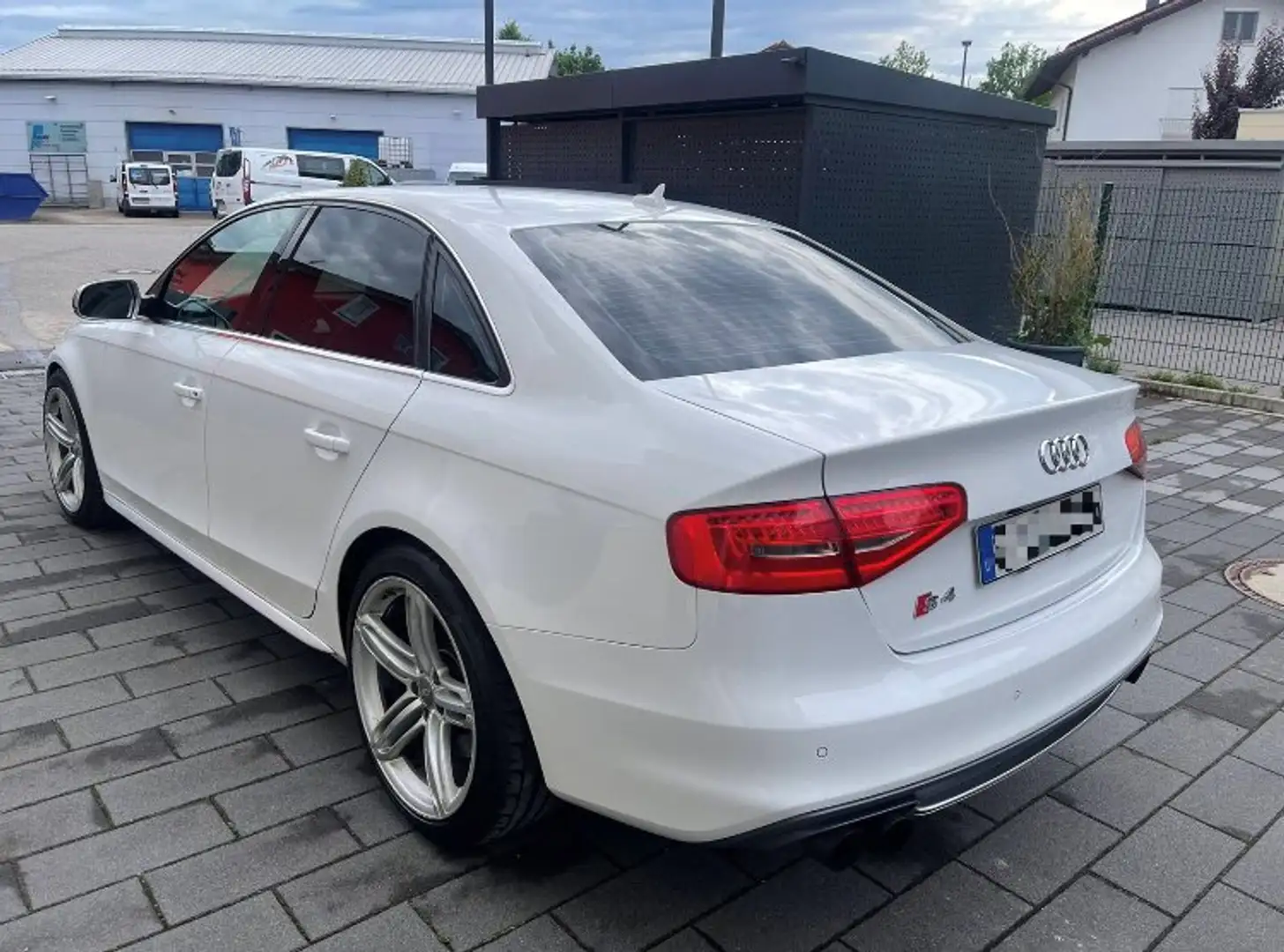 Audi S4 bijela - 2