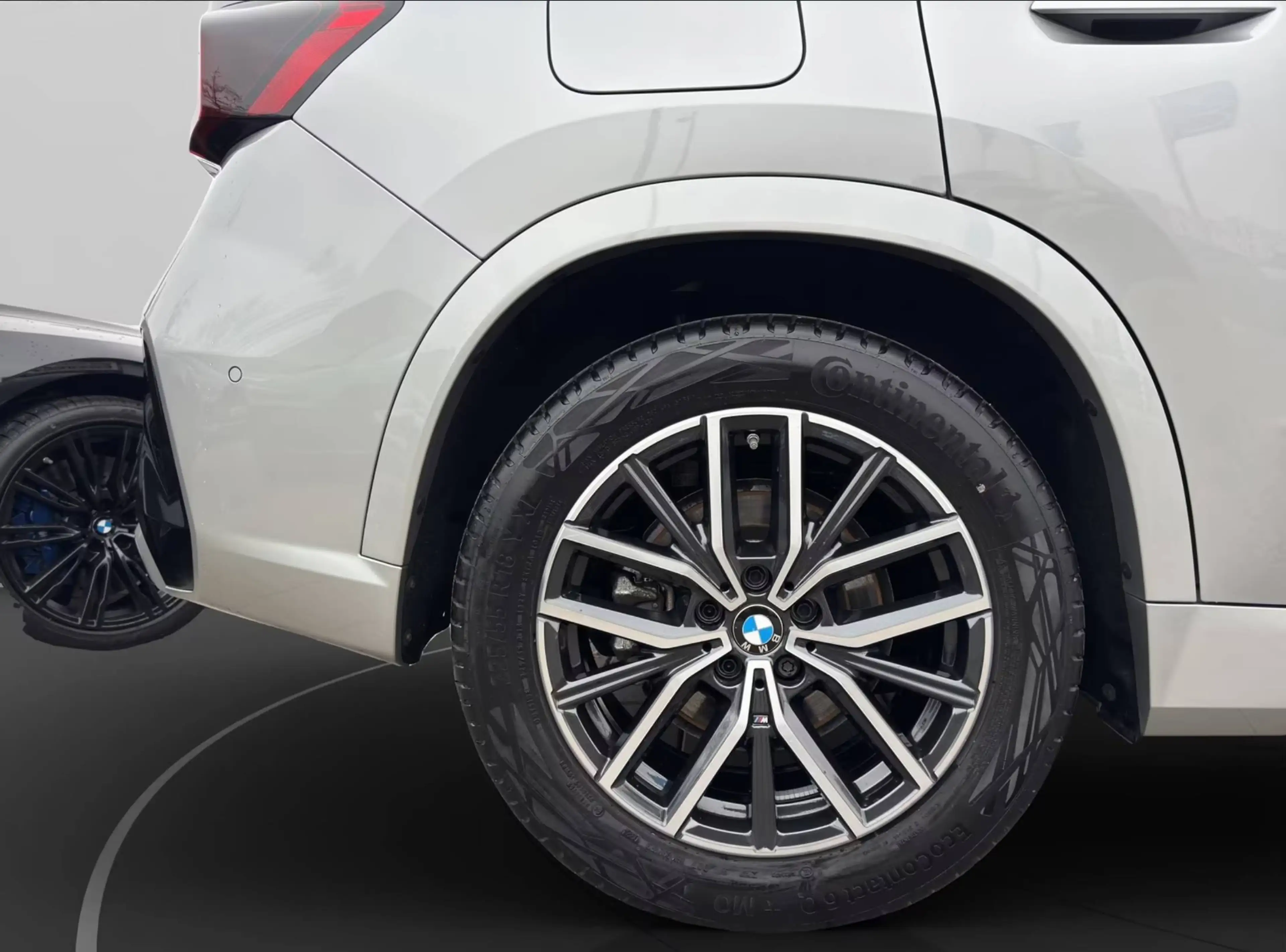 BMW X1 xDrive 23 d M Sport — photo 11