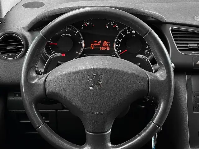 Peugeot 3008 view 11