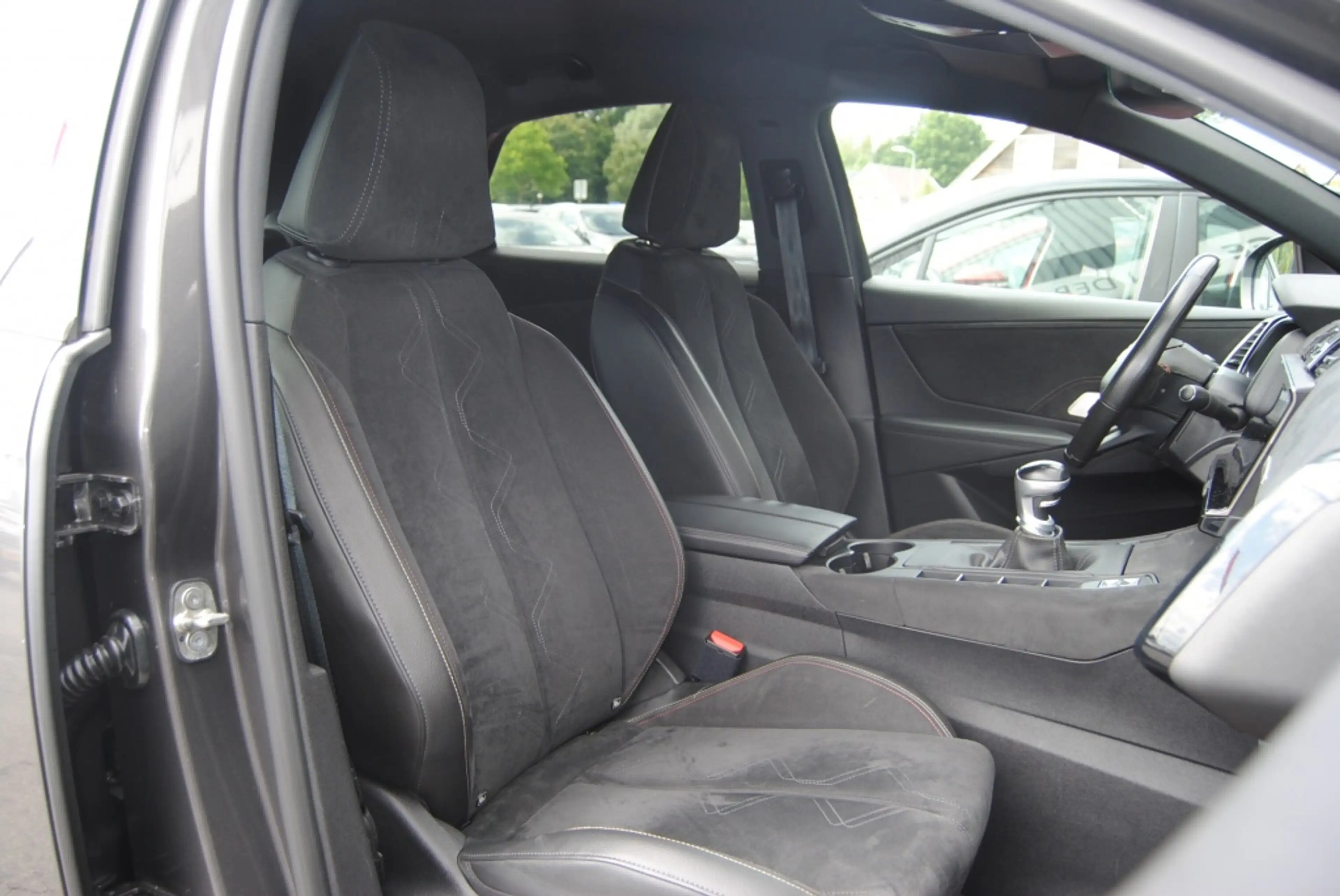 DS Automobiles DS 7 Crossback 1.5 Bl.HDI Business — photo 6
