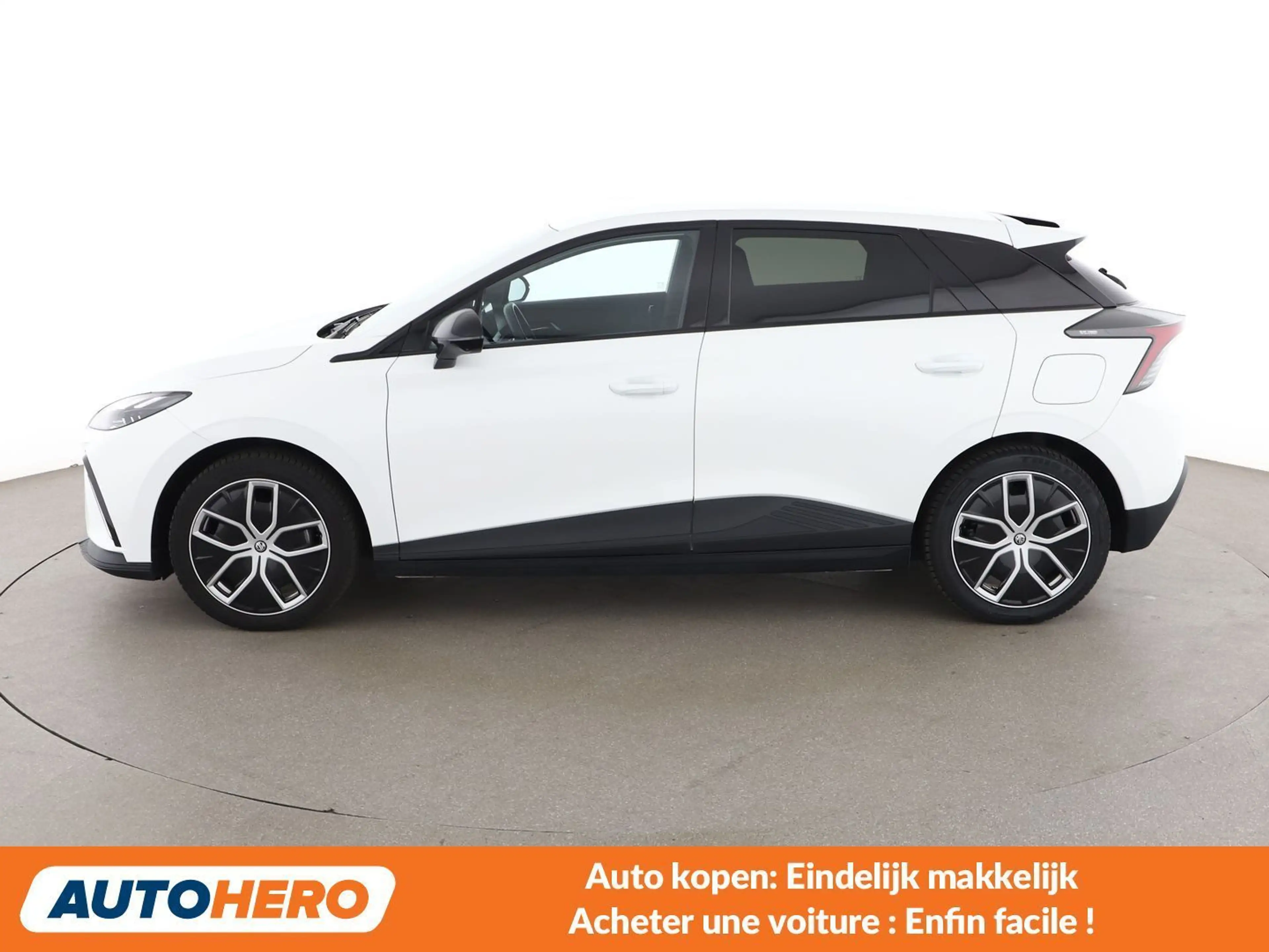 MG MG4 electric drive 150 kW Luxury — photo 3