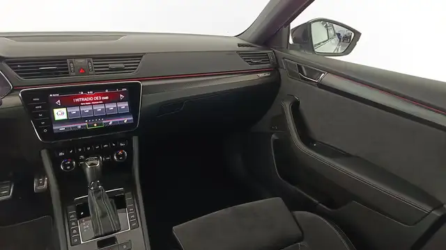 Skoda Superb view 13