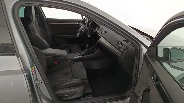 Skoda Superb view 10