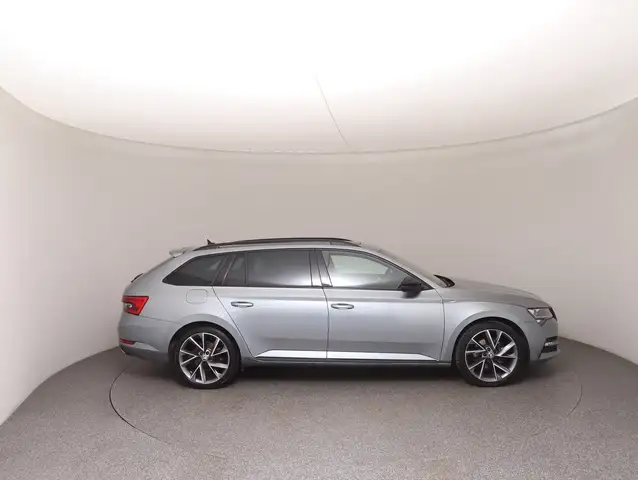 Skoda Superb view 28