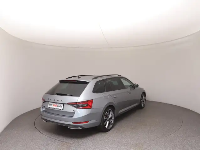 Skoda Superb view 4