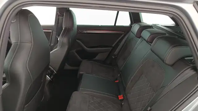 Skoda Superb view 11