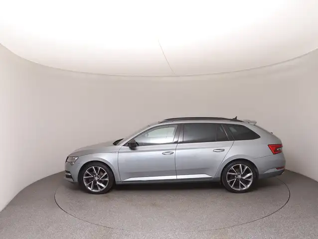 Skoda Superb view 27