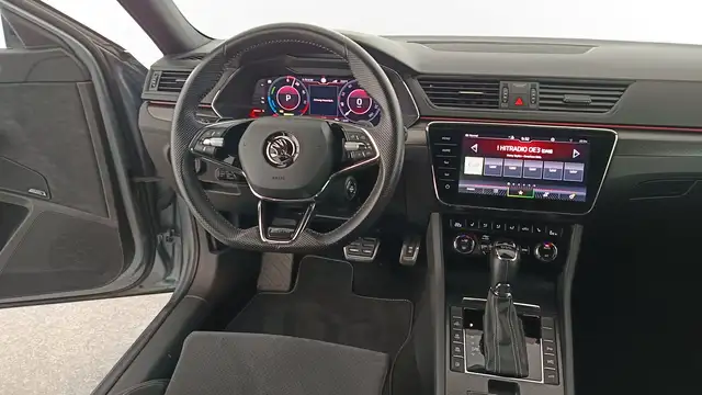 Skoda Superb view 12