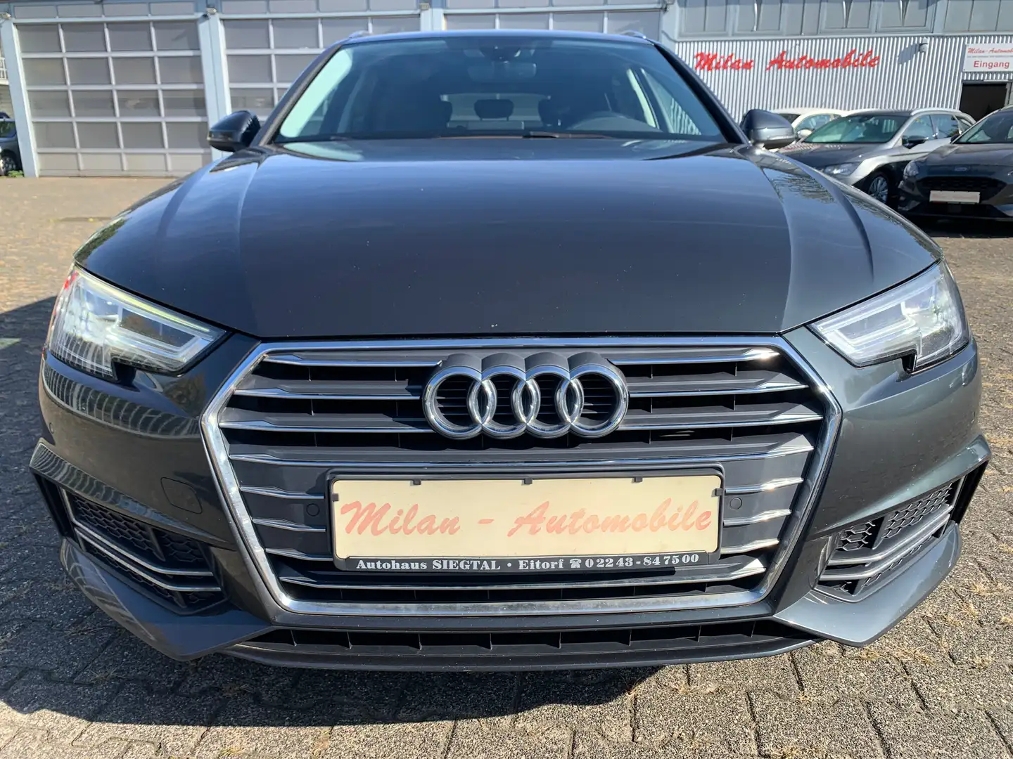 Audi A4 TDI sport S Line Automatik-Navi-LED-AHK Grau - 2
