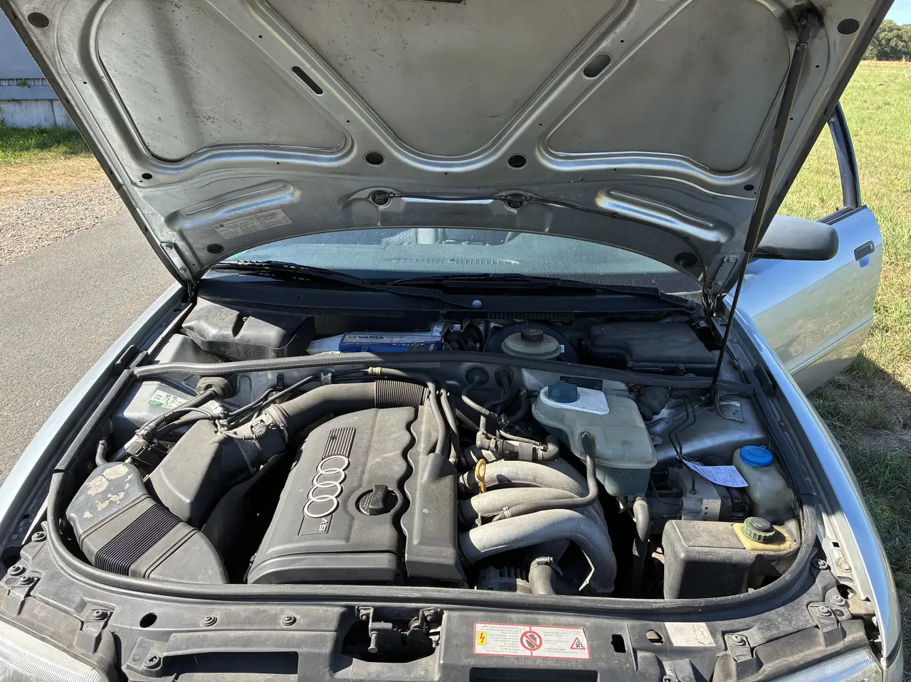 Audi A4 1.8, foto 4
