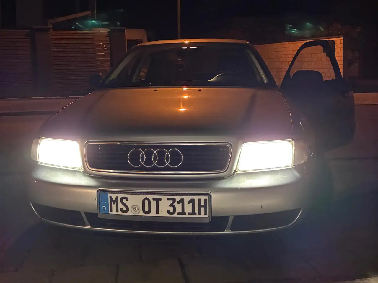 Audi A4 1.8, foto 8