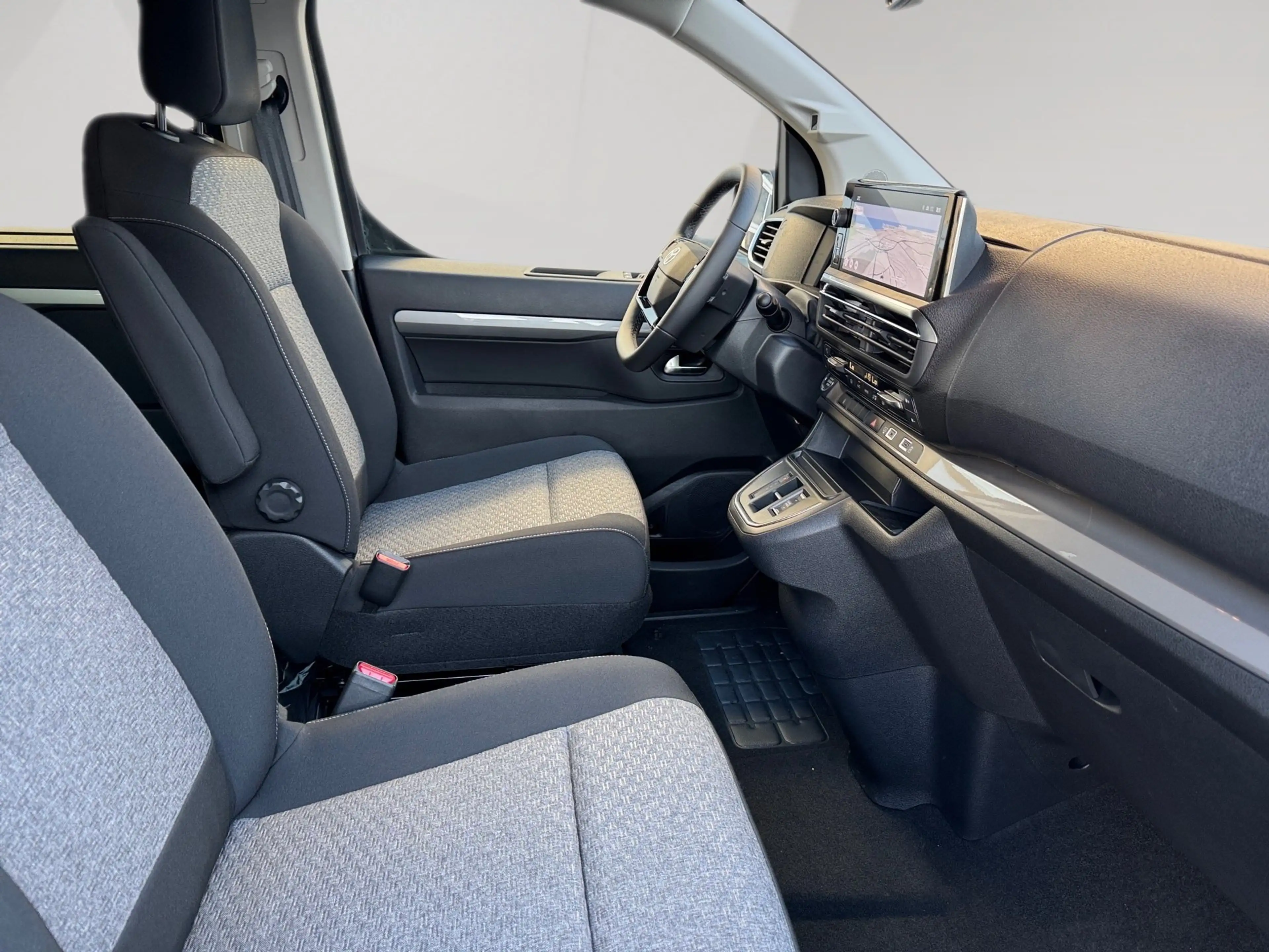 Toyota Proace Verso L1 5-türig Teamplayer 2.2L Diesel 8 — photo 14