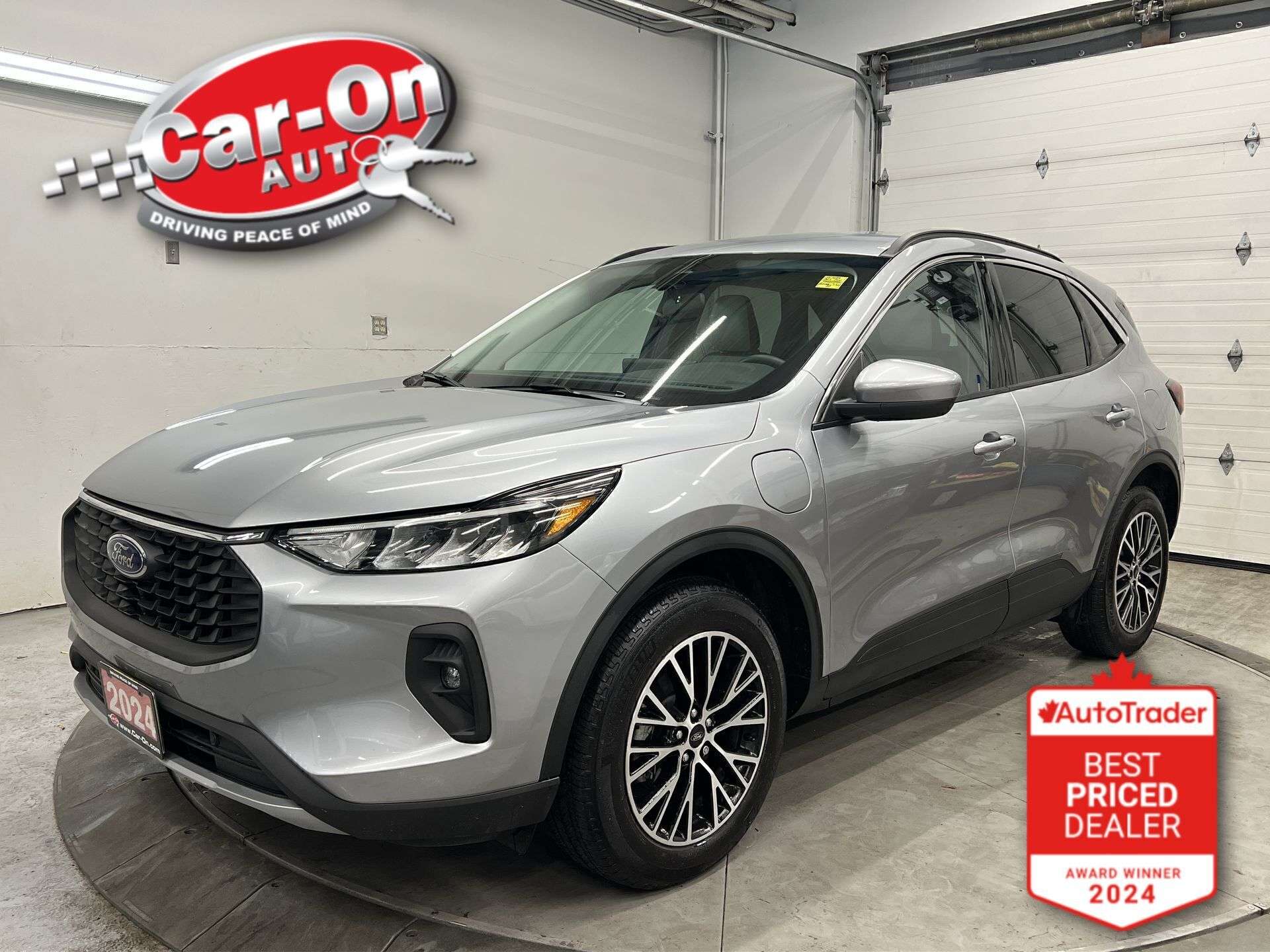 Silver 2024 Ford Escape Hybrid Plug-in SUV / Crossover Front-Wheel Drive Automatic