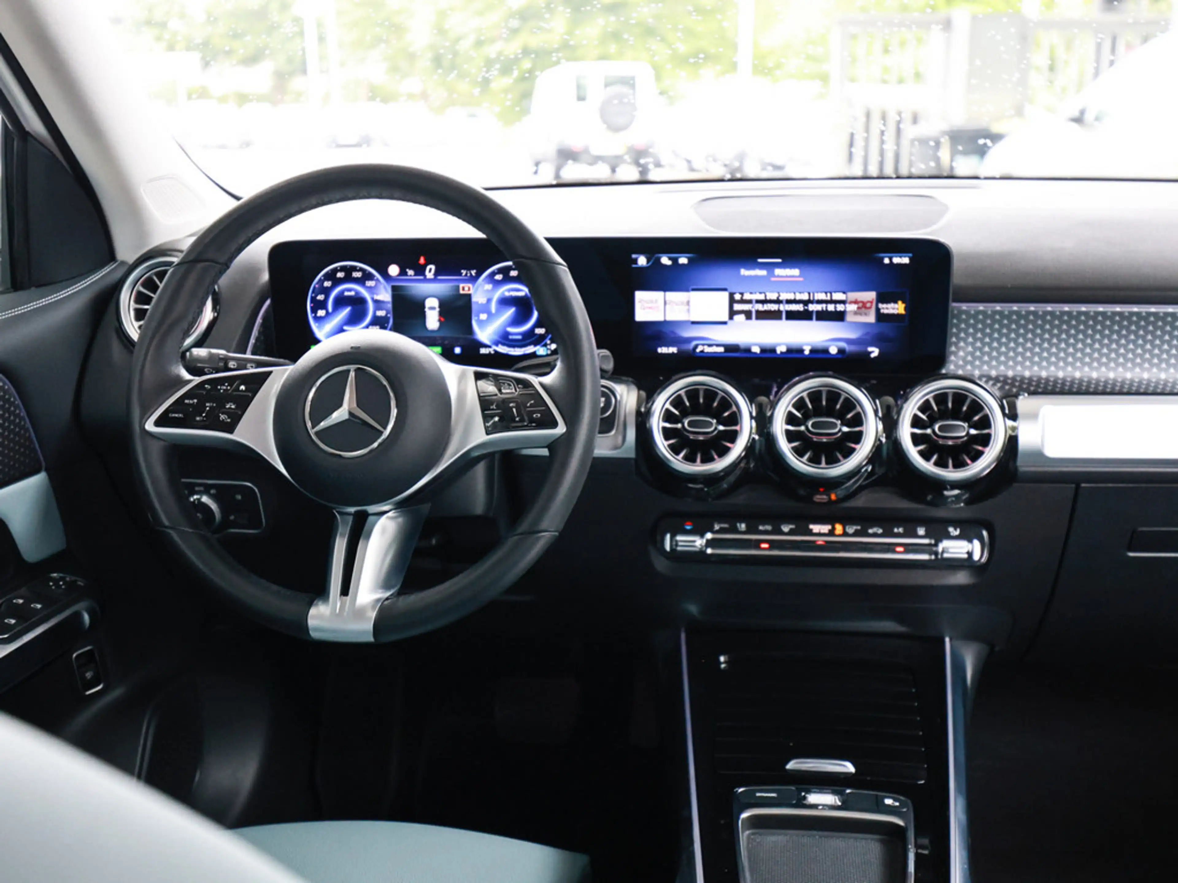 Mercedes-Benz EQB 250 + Progressive Advanced LED NAVI KAMERA — photo 11