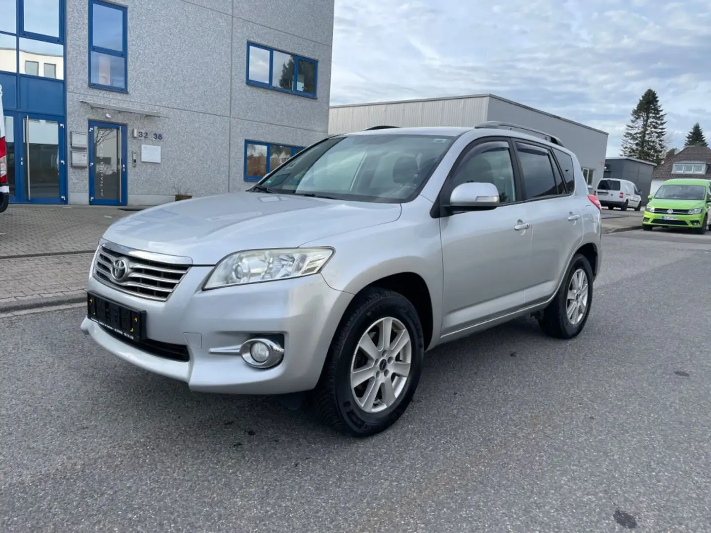 Toyota RAV 4 RAV4 Life Silber - 1