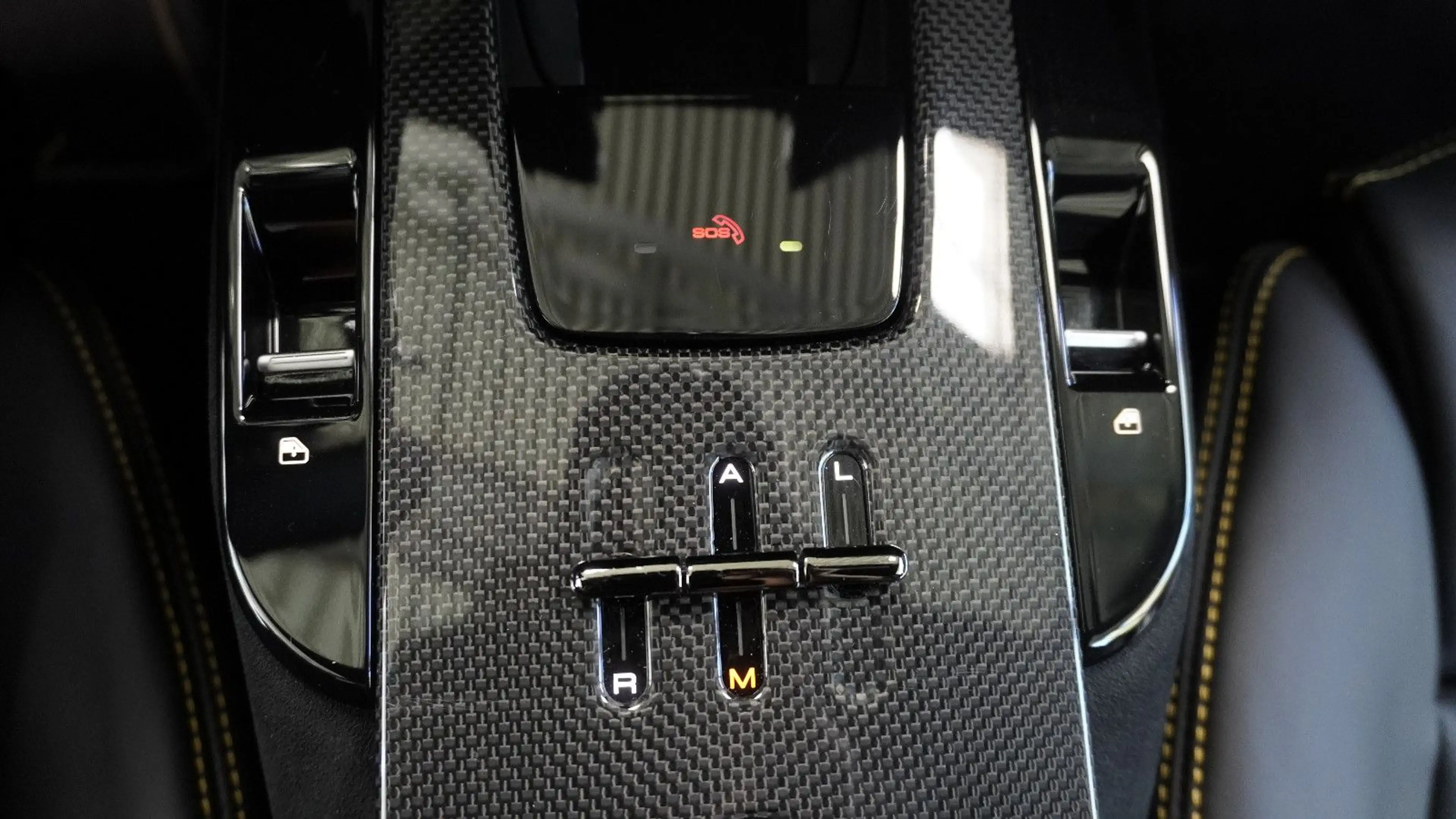 Ferrari Amalfi *Beif.DISPLAY*CARBON+LED*HIFI SOUNDSYSTEM — photo 14