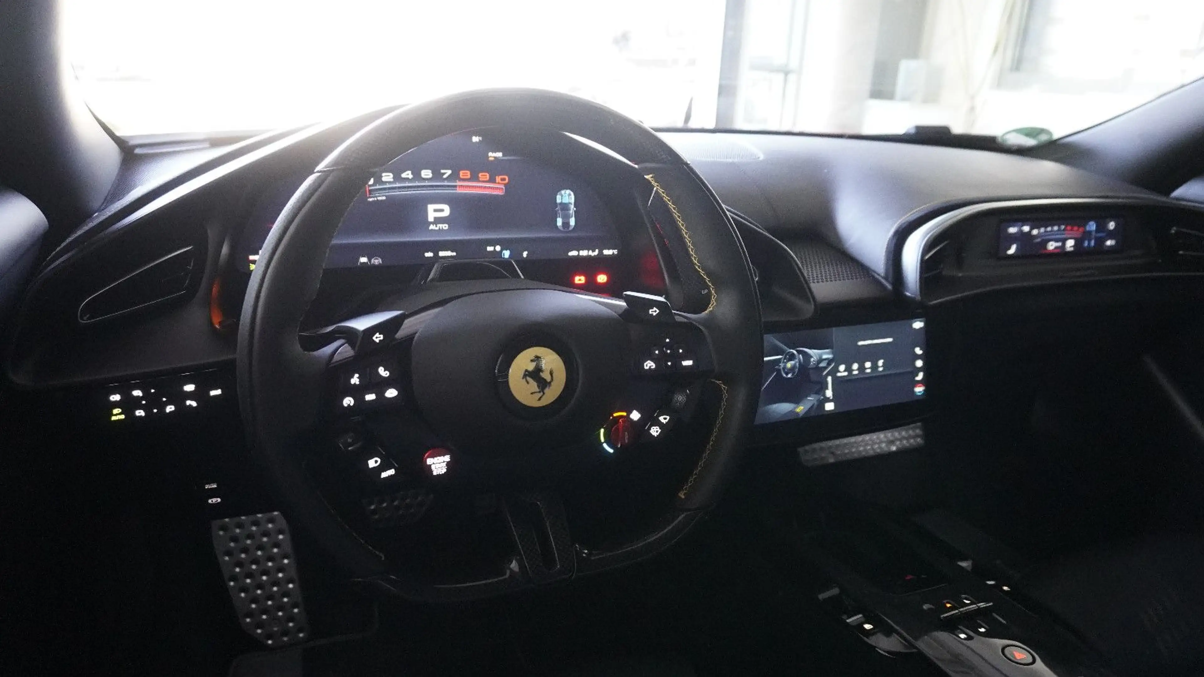 Ferrari Amalfi *Beif.DISPLAY*CARBON+LED*HIFI SOUNDSYSTEM — photo 10