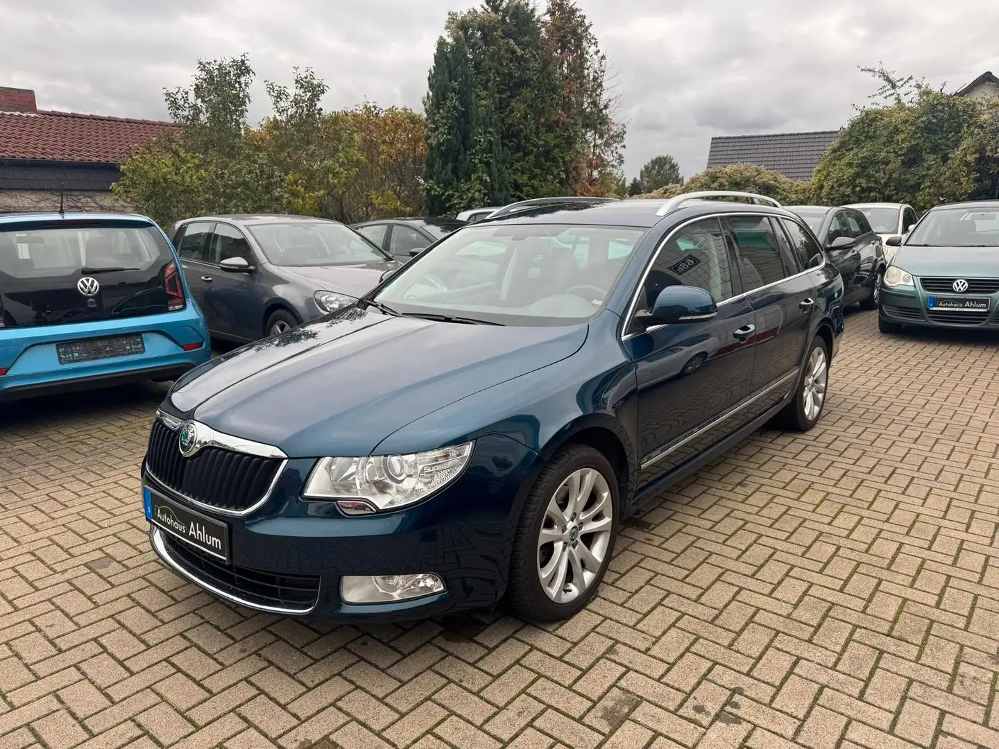 Skoda Superb Combi Elegance Automatik AHK Klima 1.Hand Blau - 2