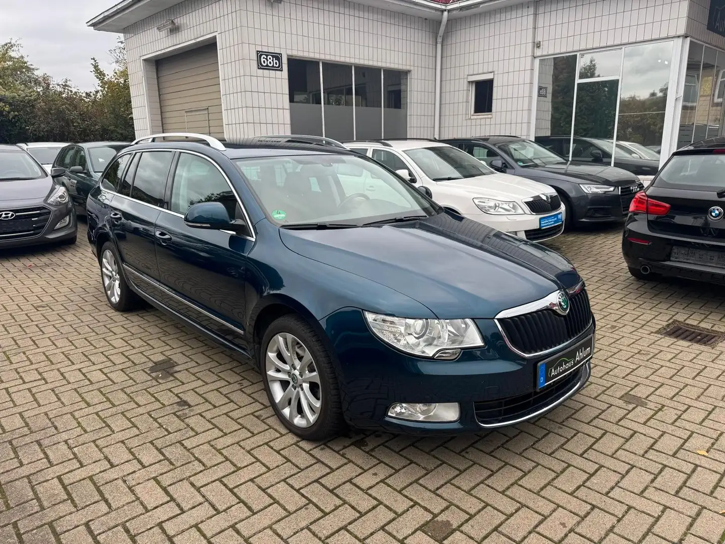 Skoda Superb Combi Elegance Automatik AHK Klima 1.Hand Blau - 1