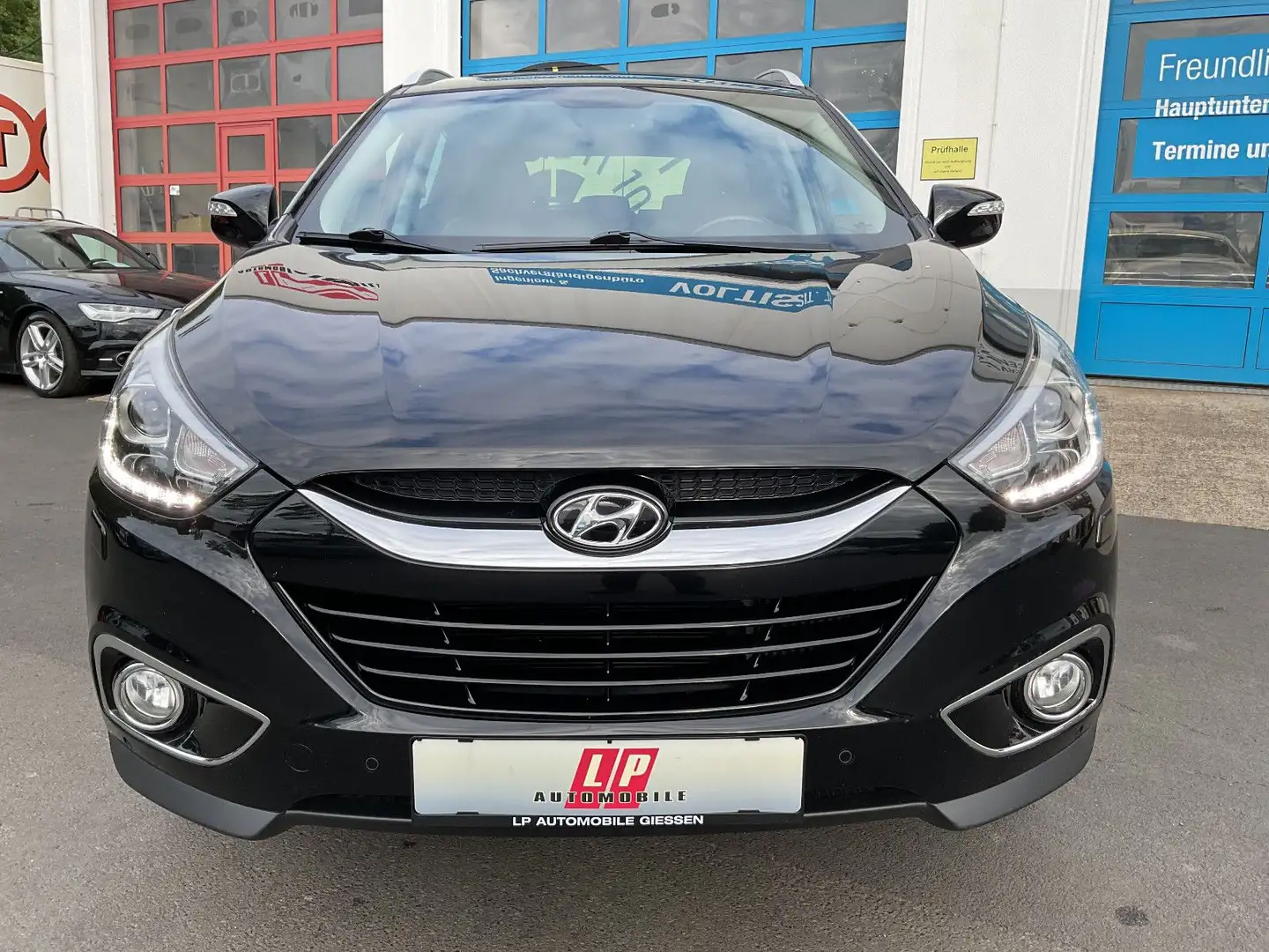 Hyundai TUCSON ix35 Aut.Premium AWD 4x4 Leder Xenon AHK Kamera Black - 2
