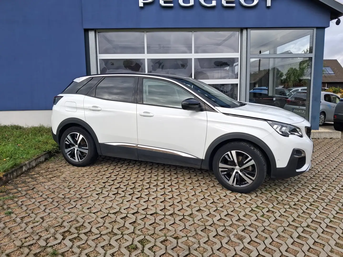 Peugeot 3008 Allure Weiß - 2