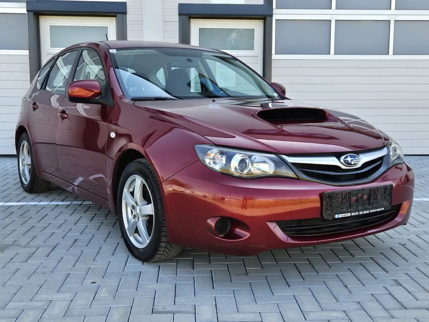 Subaru Impreza Hatchback 2,0D-L Allrad Erstbesitzer Rot - 1