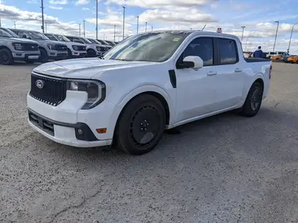 White 2025 Ford Maverick Lobo SuperCrew AWD Pickup Truck All-Wheel Drive 7-Speed Automatic