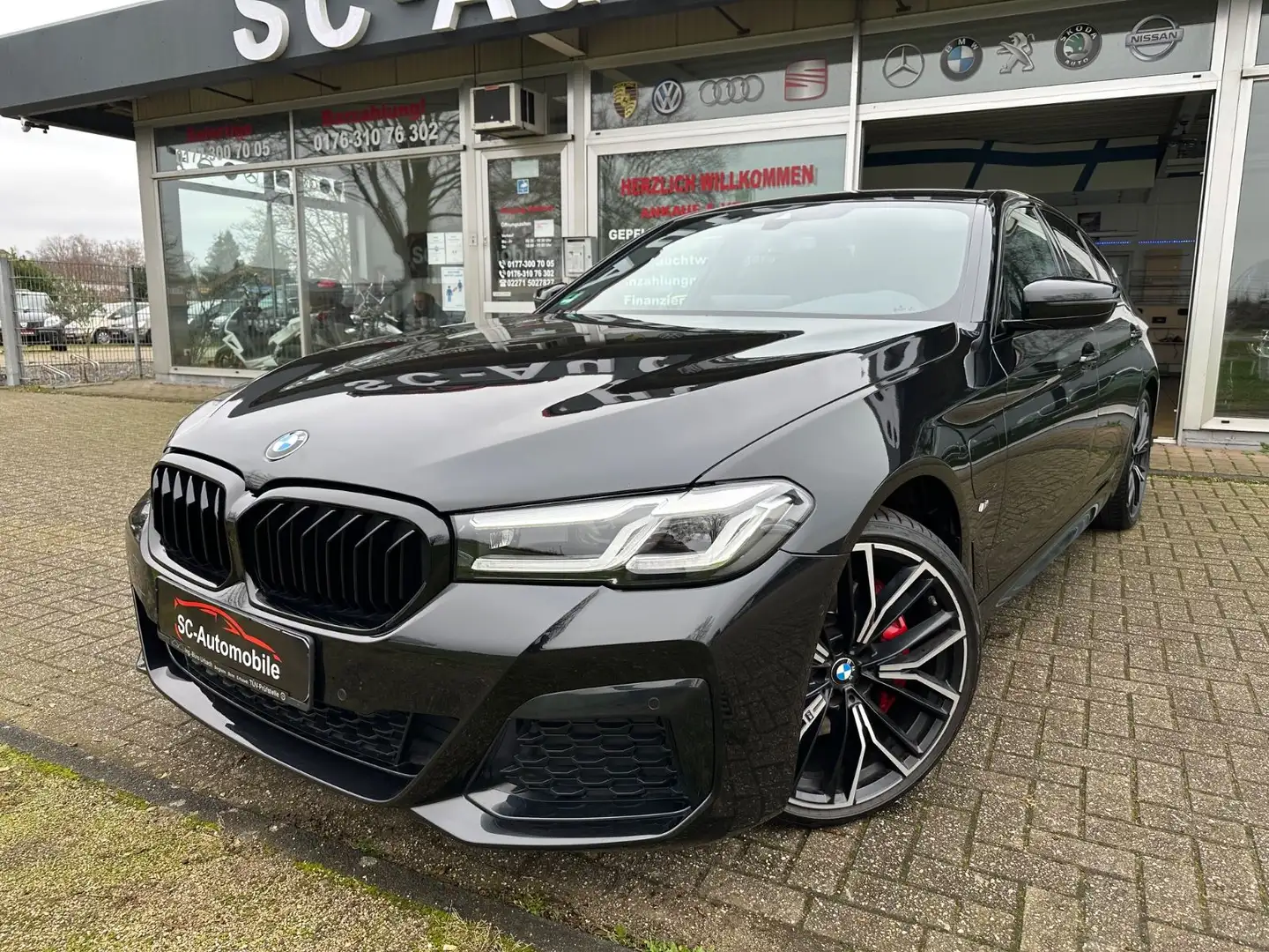 BMW 530 Baureihe 530e M Sport*R-KAM*NAVI*HARMAN-KARD Zwart - 1