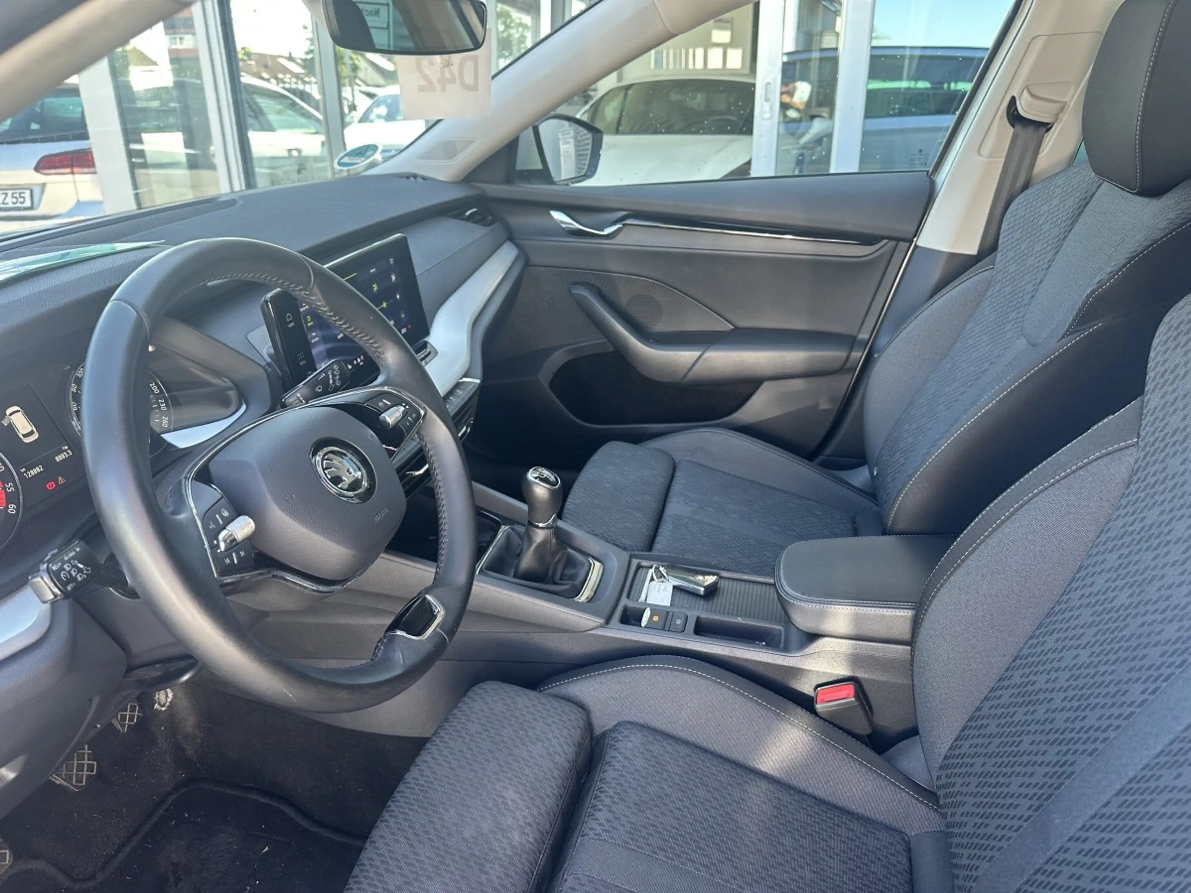 Skoda Octavia Combi 2.0TDI CLEVER LED*KAMERA*17-ZOLL — photo 8