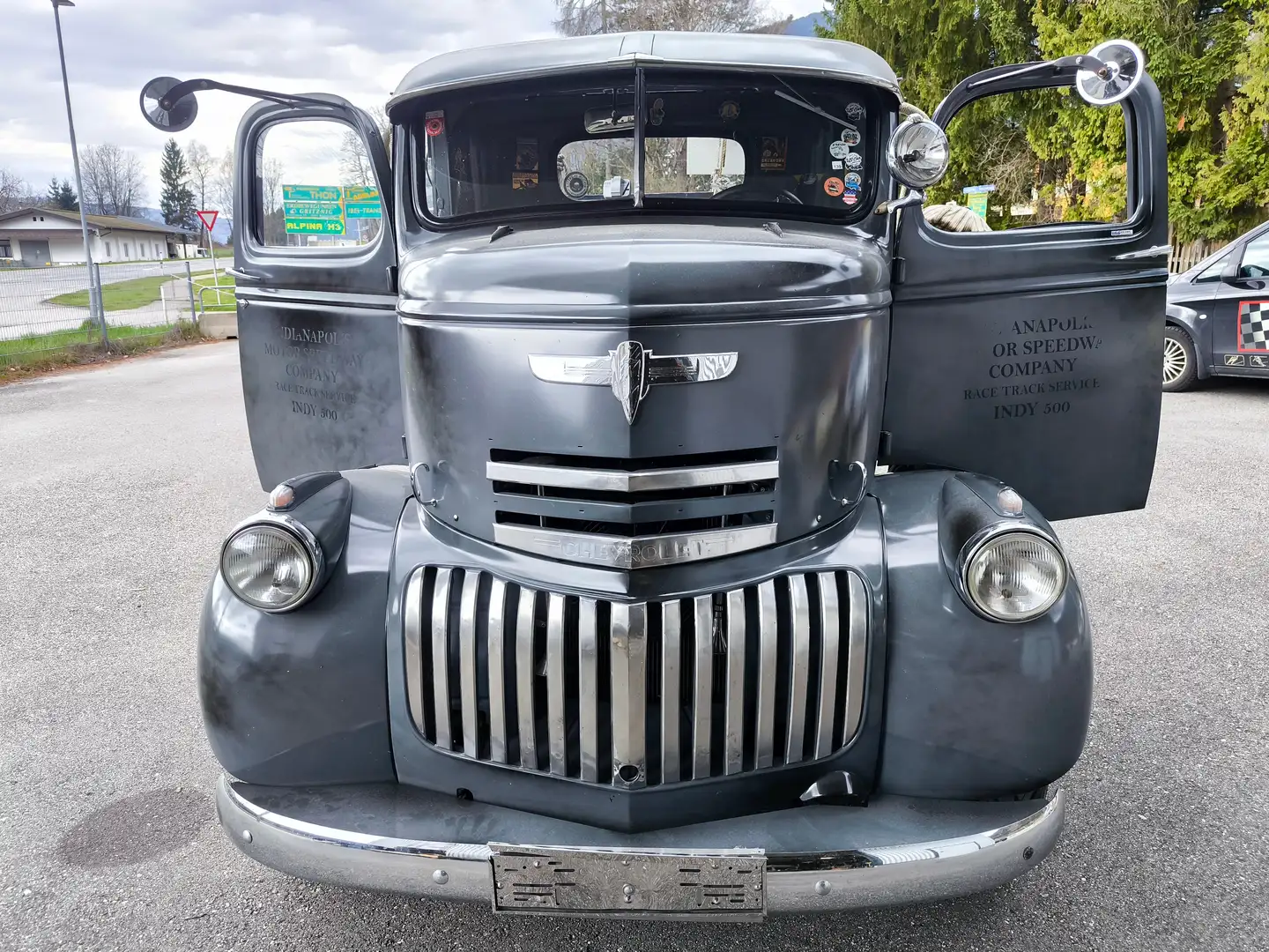Chevrolet COE Truck - LKW mit 4.5 to Nutzlast Silber - 2