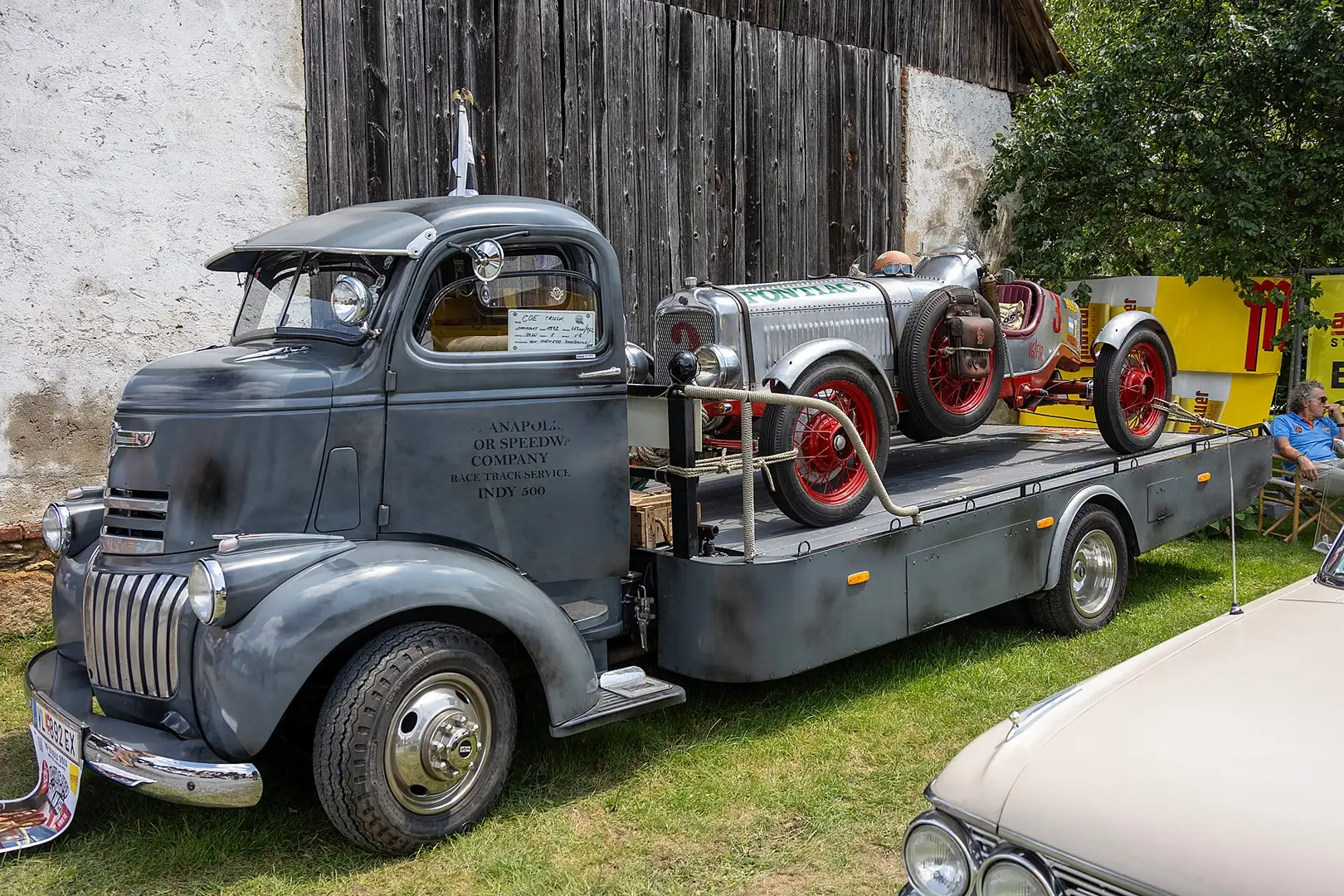 Chevrolet COE Truck - LKW mit 4.5 to Nutzlast Silber - 1
