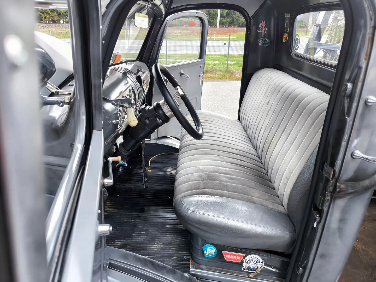 Chevrolet COE Truck - LKW mit 4.5 to Nutzlast Silber - 2