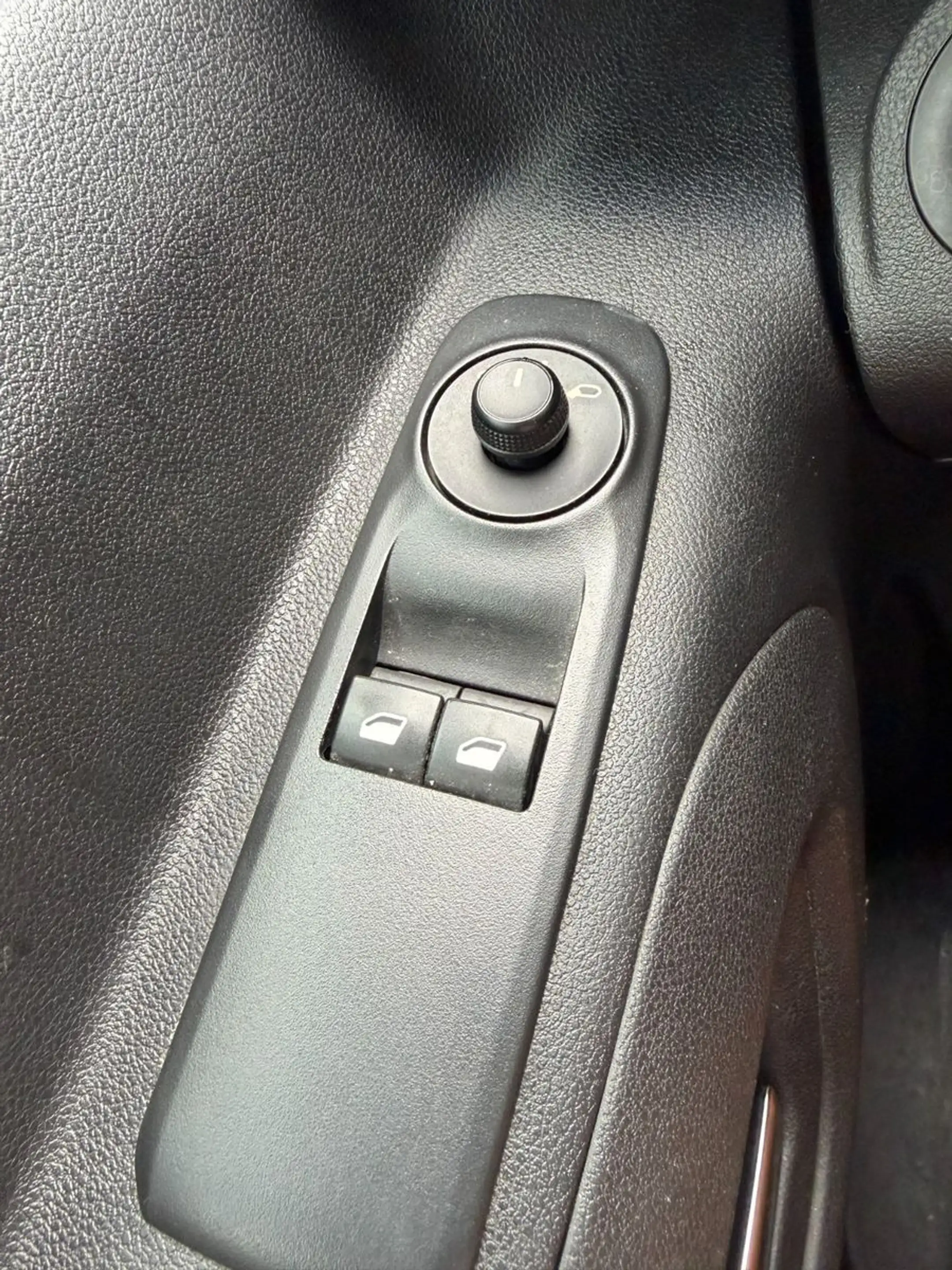 Opel Combo Life 1 Hand unfallfrei — photo 7