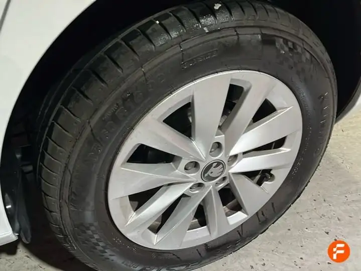 Škoda Kamiq 1.0 TSI DSG Selection 2025, foto 10