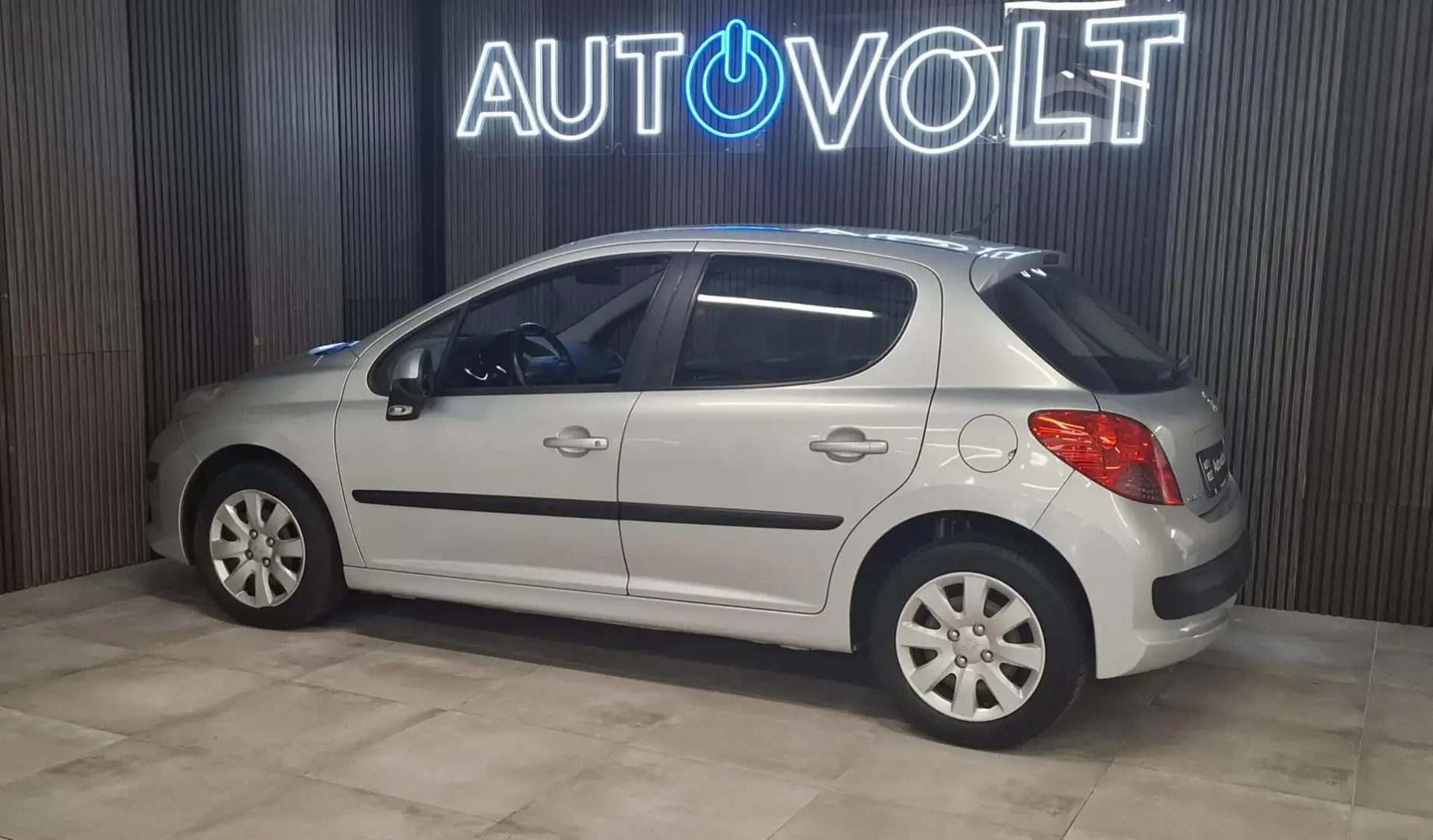 Peugeot 207 1.4-16V XT Grijs - 2