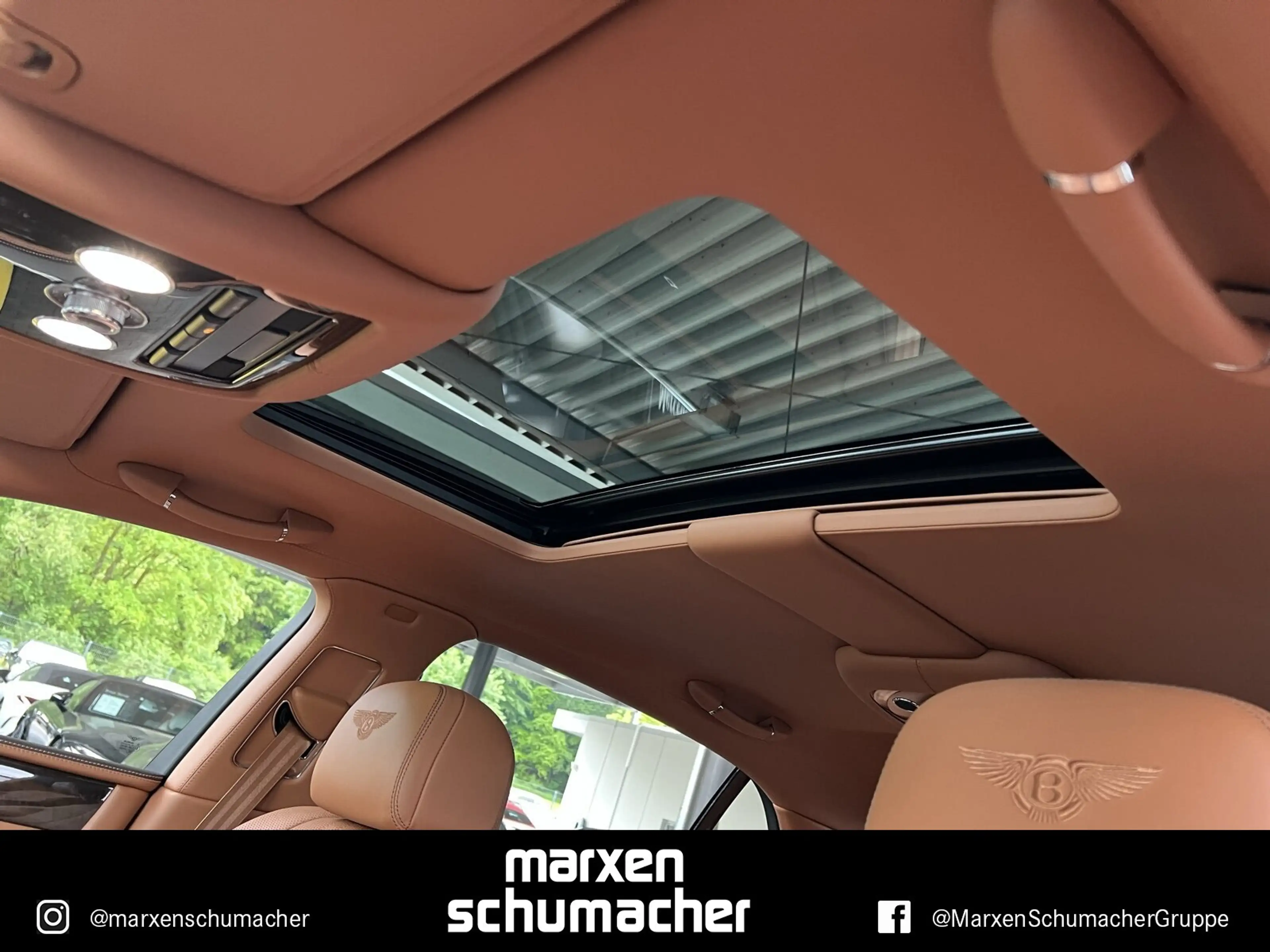 Bentley Flying Spur Flying Spur V8 S 4WHEEL Massage+CruiseControl+4W — photo 11