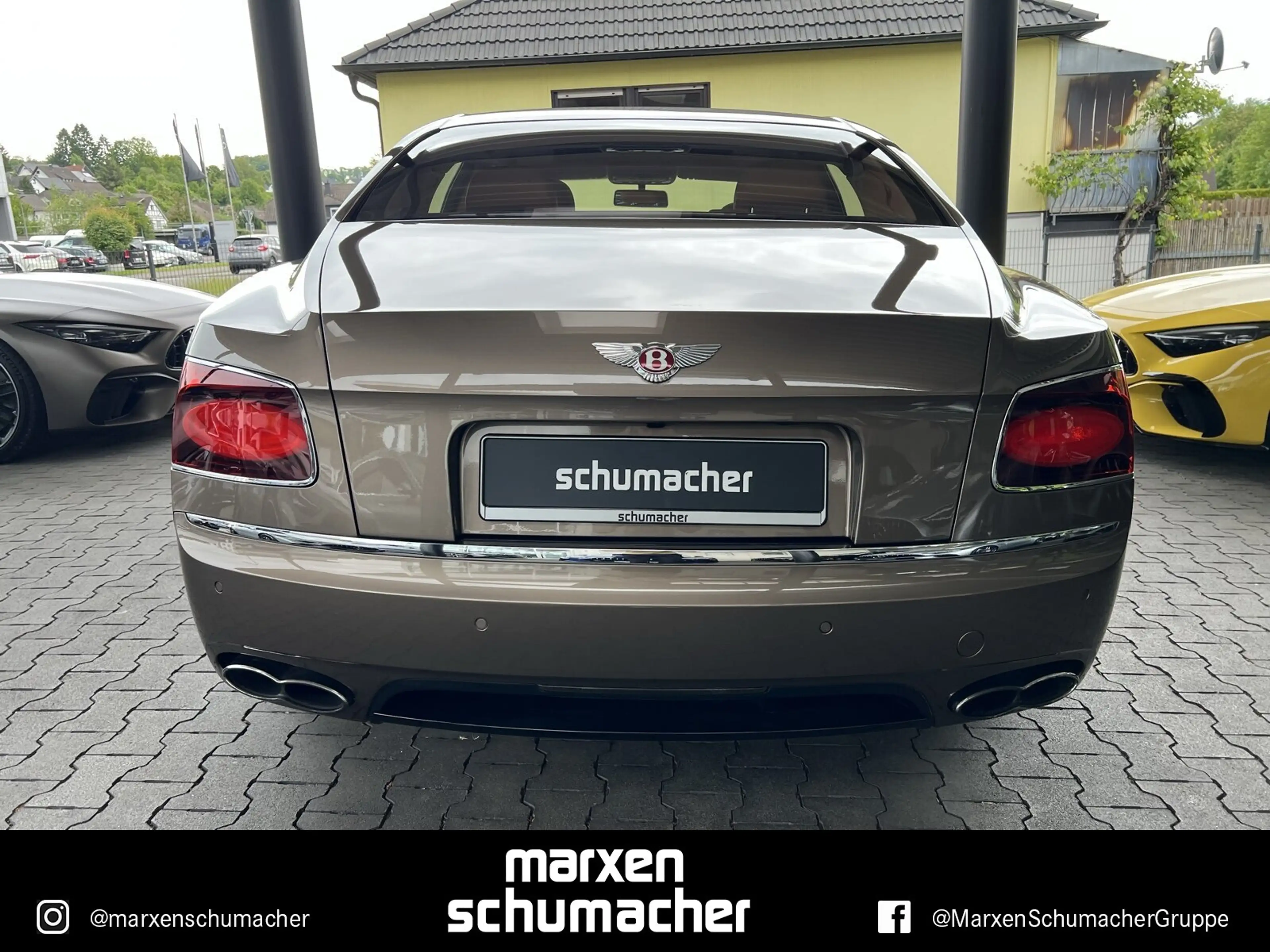 Bentley Flying Spur Flying Spur V8 S 4WHEEL Massage+CruiseControl+4W — photo 5