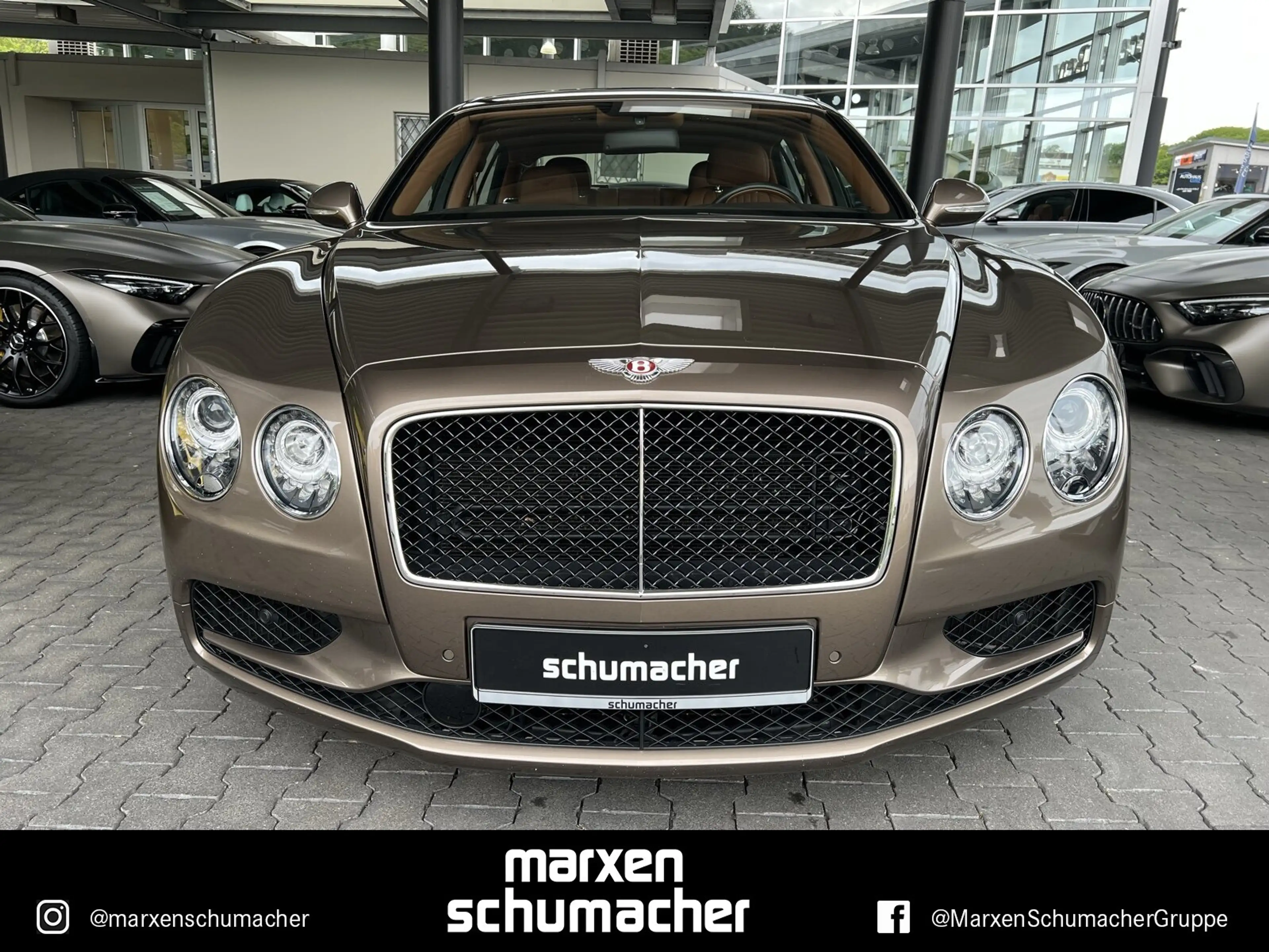 Bentley Flying Spur Flying Spur V8 S 4WHEEL Massage+CruiseControl+4W — photo 2