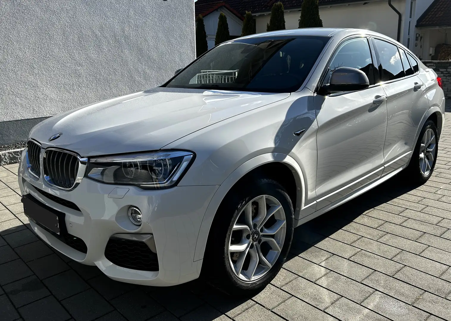 BMW X4 M40i M-Sport*LED*Kamera*AHK*Leder*TV Weiß - 1