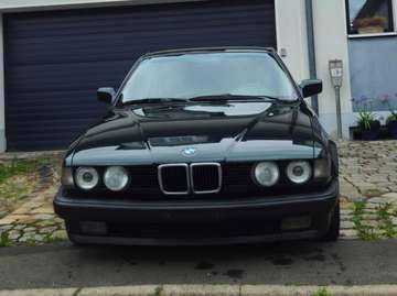 735i